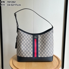 Gucci Hobo Bags